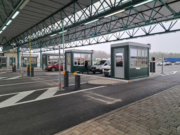 carinici-sprecili-pokusaj-ilegalnog-iznosenja-preko-100.000-dolara