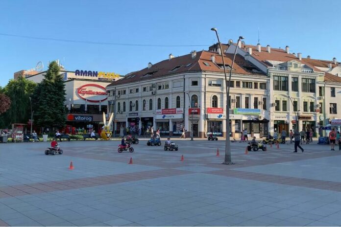 nevreme-pogodilo-cacak,-krupan-grad-naneo-veliku-stetu nevreme-pogodilo-cacak,-krupan-grad-naneo-veliku-stetu