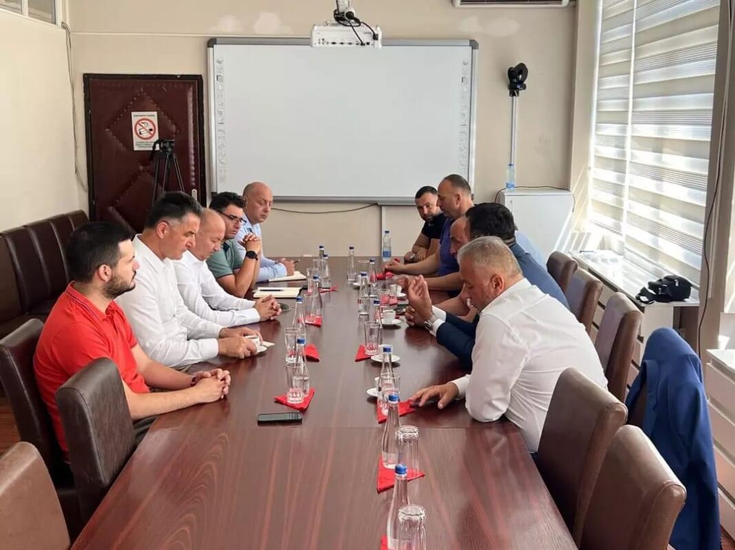 gradonacelnik-bisevac-odrzao-sastanak-sa-predstavnicima-unije-bosnjaka-dijaspore