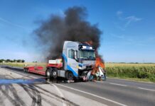 Požar nakon sudara dva vozila na putu Subotica-Bajmok, poginuo muškarac pozar-nakon-sudara-dva-vozila-na-putu-subotica-bajmok,-poginuo-muskarac