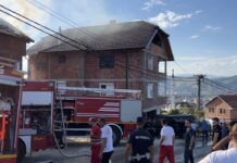 POŽAR U NOVOM PAZARU! Nakon jake eksplozije izgoreo ceo sprat kuće pozar-u-novom-pazaru!-nakon-jake-eksplozije-izgoreo-ceo-sprat-kuce