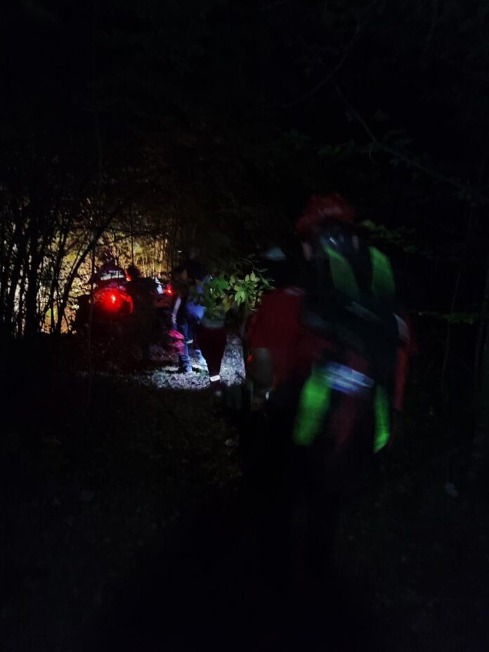 pripadnici-gs-s-iz-valjeva-izvukli-biciklistu-iz-klisure-reke-gradac pripadnici-gs-s-iz-valjeva-izvukli-biciklistu-iz-klisure-reke-gradac