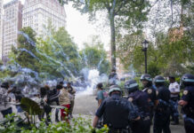 Priveden influenser i gejmer u Njujorku: Delio poklone, pa izbila tuča priveden-influenser-i-gejmer-u-njujorku:-delio-poklone,-pa-izbila-tuca