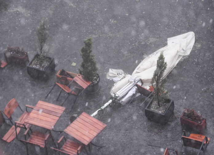 snazno-nevreme-uz-olujni-vetar-i-kisu-zahvalilo-beograd