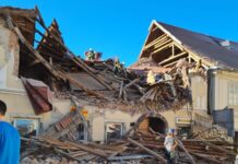 Ljudi skakali sa zgrada kako bi se spasili u snažnom zemljotresu na jugu Turske povređene 23 osobe ljudi-skakali-sa-zgrada-kako-bi-se-spasili-u-snaznom-zemljotresu-na-jugu-turske-povredjene-23-osobe