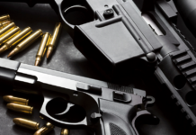 Pronašli mu pravi mali arsenal u porodičnoj kući i frizerskom salonu: Ljižanin osumnjičen za nedozvoljeno držanje i nošenje oružja pronasli-mu-pravi-mali-arsenal-u-porodicnoj-kuci-i-frizerskom-salonu:-ljizanin-osumnjicen-za-nedozvoljeno-drzanje-i-nosenje-oruzja