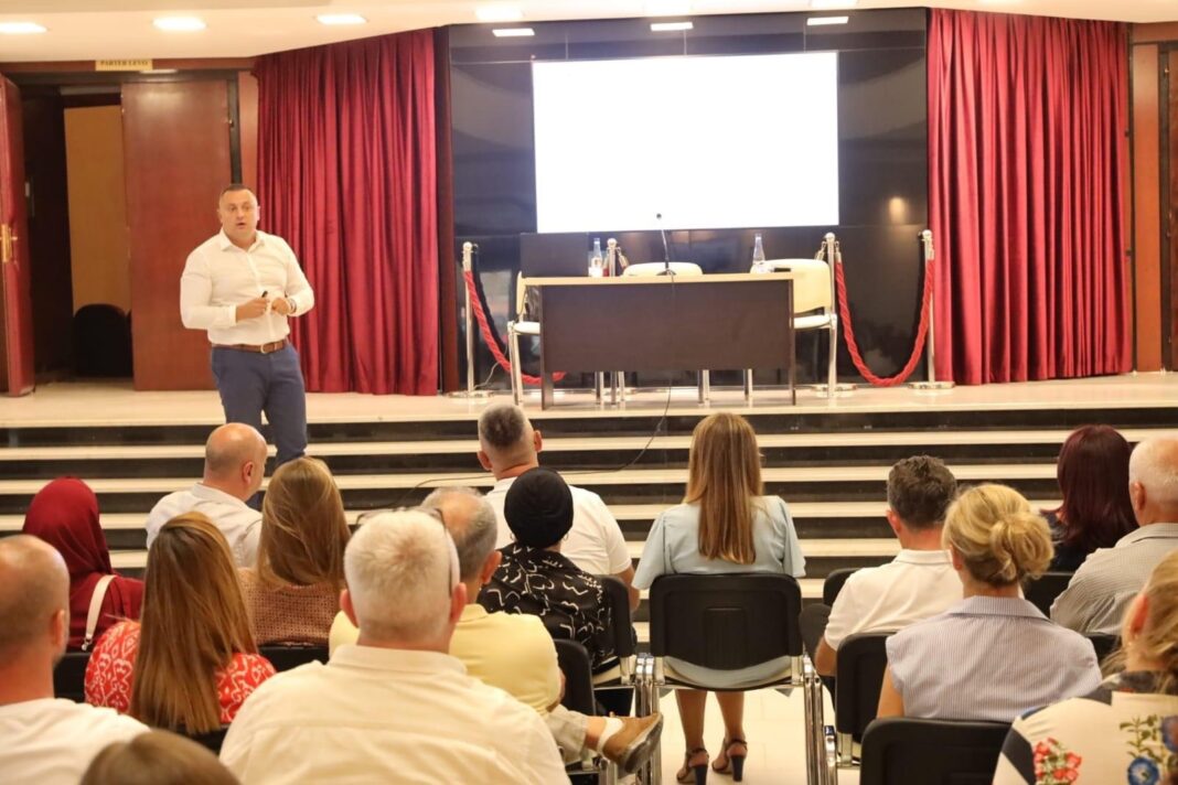 odrzan-radni-sastanak-sa-korisnicima-sredstava-iz-lokalnog-budzeta