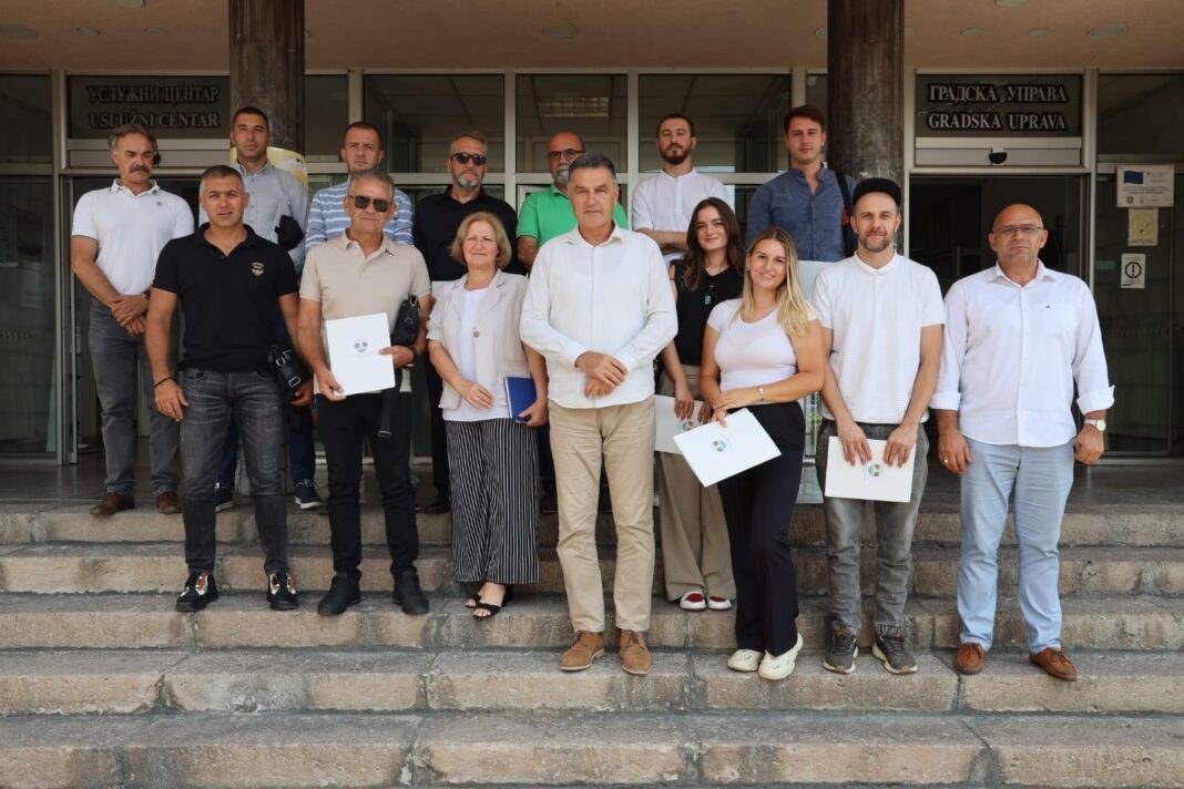 sastanak-gradonacelnika-bisevca-sa-predstavnicima-organizacija-ciji-ce-projekti-iz-oblasti-zastite-zivotne-sredine-biti-sufinansiranje-iz-gradskog-budzeta