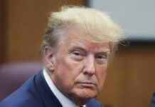 Tramp se predao u Džordžiji, posle 20 minuta pušten na slobodu tramp-se-predao-u-dzordziji,-posle-20-minuta-pusten-na-slobodu