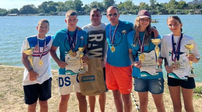 delfini-uspesni-na-adi-medjici delfini-uspesni-na-adi-medjici