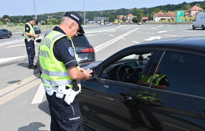 u-zonama-skola-4500-saobracajnih-prekrsaja:-vise-od-1.900-zbog-prekoracenja-brzine,-60-vozaca-pod-dejstvom-alkohola u-zonama-skola-4500-saobracajnih-prekrsaja:-vise-od-1.900-zbog-prekoracenja-brzine,-60-vozaca-pod-dejstvom-alkohola