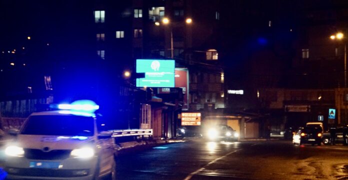 pokusaj-ubistva-u-novom-pazaru!-muskarac-upucan-u-glavu-iz-sacekuse