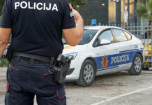 Maturant pretio đacima svadbarskim pištoljem u Bijelom Polju maturant-pretio-djacima-svadbarskim-pistoljem-u-bijelom-polju