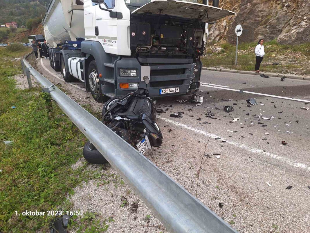 tragedija-kod-kokinog-broda:-nastradao-vozac-motora-u-sudaru-sa-kamionom-(foto)