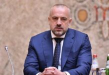 Milan Radoičić viđen na sahrani Stefana Nedeljkovića koji je nastradao u Banjskoj milan-radoicic-vidjen-na-sahrani-stefana-nedeljkovica-koji-je-nastradao-u-banjskoj