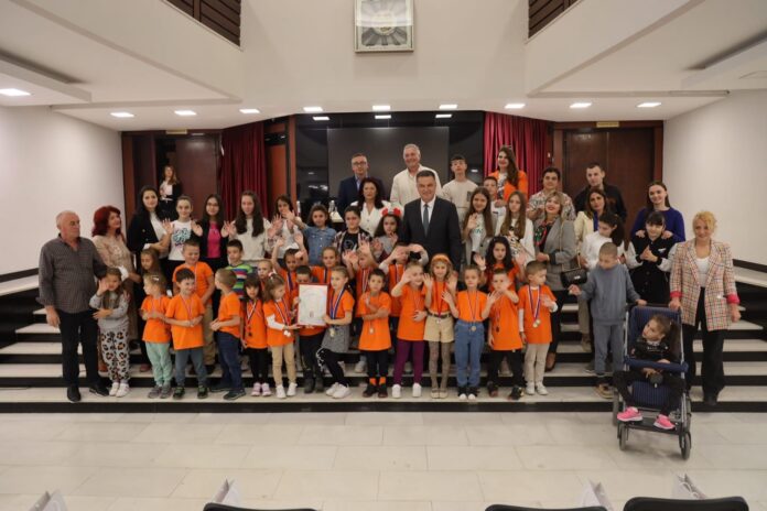 tradicionalno-druzenje-malisana-sa-gradonacelnikom-bisevcem tradicionalno-druzenje-malisana-sa-gradonacelnikom-bisevcem