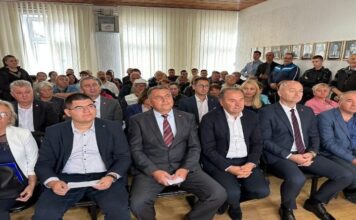 Ljajić: Uvek na usluzi građanima, da rešavano njihove probleme ljajic:-uvek-na-usluzi-gradjanima,-da-resavano-njihove-probleme