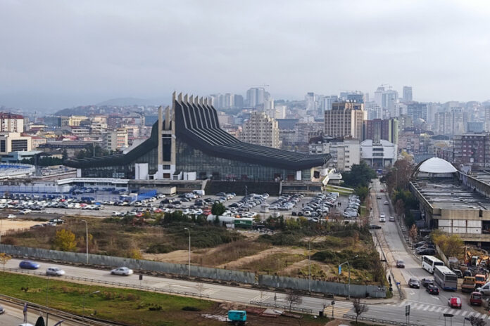 kosovska-policija:zaplenjeno-pet-automobila,u-njima-navodno-bila-svercovana-roba