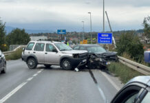 Teška nezgoda na mostu preko reke Čemernica kod Čačka: Sudarili se džip i pasat, troje lica povređeno – vozilom Hitne pomoći prebačeni u bolnicu (FOTO) teska-nezgoda-na-mostu-preko-reke-cemernica-kod-cacka:-sudarili-se-dzip-i-pasat,-troje-lica-povredjeno-–-vozilom-hitne-pomoci-prebaceni-u-bolnicu-(foto)