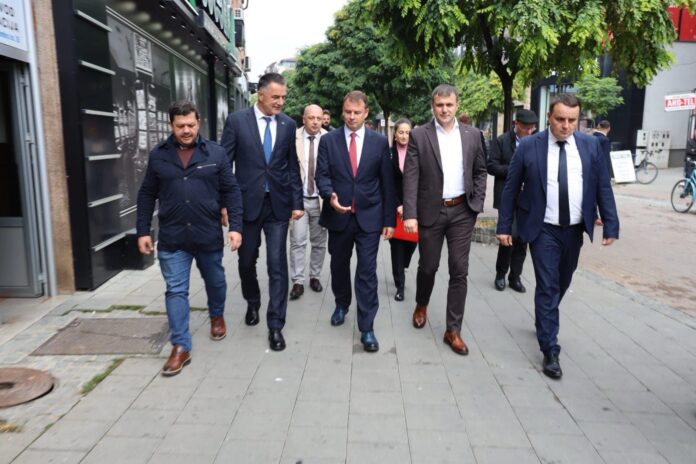 ministri-cvetkovic-i-memic-otvorili-rekonstruisanu-ulicu-generala-zivkovica:-investicija-vredna-125-miliona-dinara