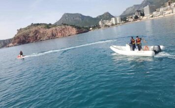 Tragičan kraj: Telo utopljene Moldavke pronađeno kod Sutomora na 20 metara od obale, kako pluta uočili ga spasioci sa kopna tragican-kraj:-telo-utopljene-moldavke-pronadjeno-kod-sutomora-na-20-metara-od-obale,-kako-pluta-uocili-ga-spasioci-sa-kopna