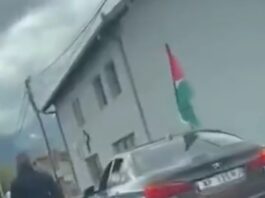 kosovska-policija-pohapsila-svatove-iz-novog-pazara-zbog-palestinske-zastave-(video)