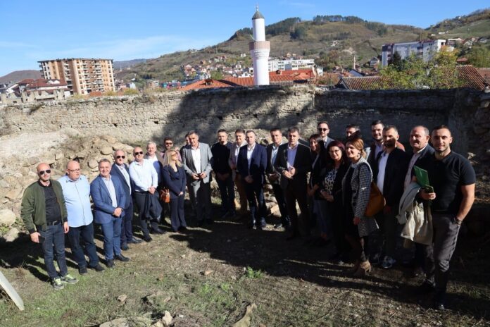 novi-pazar:-pocela-prva-faza-radova-na-rekonstrukciji-kule-dzephane