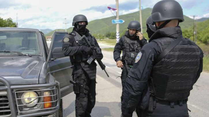 kosovska-policija-izvrsila-pretres-robne-kuce-u-zvecanu
