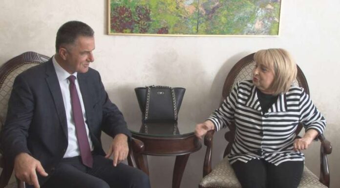 gradonacelnik-bisevac-sa-ministarkom-djukic-dejanovic-o-buducim-planovima-i-aktivnostima-u-oblasti-prosvete