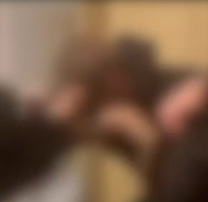 opasno-nasilje-u-novom-pazaru!-tiktoker-zrtva-napada-zbog-kontroverznog-videa-(video) opasno-nasilje-u-novom-pazaru!-tiktoker-zrtva-napada-zbog-kontroverznog-videa-(video)