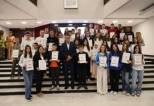 Novi Pazar nagrađuje izvrsnost: Priznanja za najbolje učenike i mentore novi-pazar-nagradjuje-izvrsnost:-priznanja-za-najbolje-ucenike-i-mentore