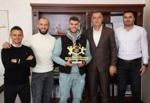 Gradonačelnik Novog Pazara Nihad Biševac dočekao šampiona Dženana Ademija gradonacelnik-novog-pazara-nihad-bisevac-docekao-sampiona-dzenana-ademija