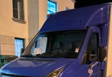 Tovar garderobe vredan preko 50.000 evra ispod tepiha tovar-garderobe-vredan-preko-50.000-evra-ispod-tepiha