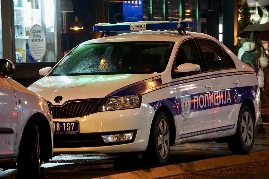 policija-u-sremskoj-mitrovici-zaplenila-3-kilograma-droge-i-uhapsila-muskarca