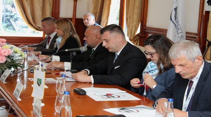 boss-ce-podrzati-listu-“srbija-ne-sme-da-stane-–-aleksandar-vucic”