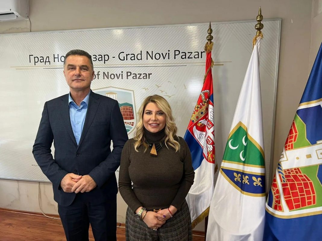 “zajedno-mozemo”:-karavan-udruzenja-“budimo-bezbedni”-posetio-novi-pazar