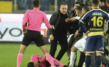 FS Turske suspendovao takmičenje u svim fudbalskim ligama zbog napada na sudiju fs-turske-suspendovao-takmicenje-u-svim-fudbalskim-ligama-zbog-napada-na-sudiju