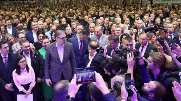 vucic-i-ljajic-na-velikom-skupu:-novi-pazar-ne-sme-da-stane