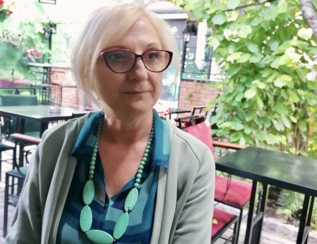 nije-korektno,-zbog-nas,-zbog-sutra