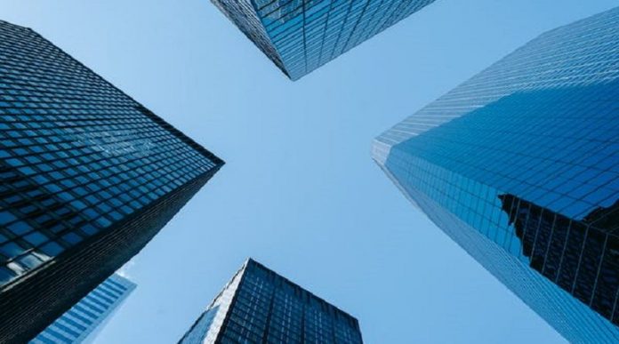 francuski-regulator-kaznio-kompaniju-amazon-sa-32-miliona-evra-zbog-nadziranja-zaposlenih