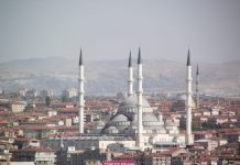 U Turskoj uhapšene 147 osobe zbog veza sa Islamskom državom u-turskoj-uhapsene-147-osobe-zbog-veza-sa-islamskom-drzavom