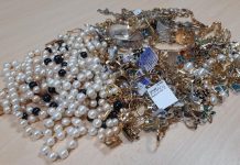 Među garderobom nakit vredan skoro 42.000 evra medju-garderobom-nakit-vredan-skoro-42.000-evra