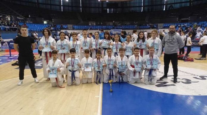 perfektu-15-medalja-u-beogradu,-dva-zlata-za-alija-kurtovica perfektu-15-medalja-u-beogradu,-dva-zlata-za-alija-kurtovica