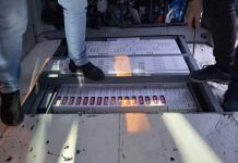 Tutinac krio 6.500 paklica cigareta u patosu automobila tutinac-krio-6.500-paklica-cigareta-u-patosu-automobila