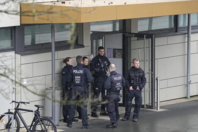 tinejdzer-nozem-napao-ucenike-u-skoli-u-nemackoj,-vise-povredjenih