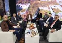 Samir Lekić i Husein Memić obišli novopazarski štand na Sajmu turizma samir-lekic-i-husein-memic-obisli-novopazarski-stand-na-sajmu-turizma