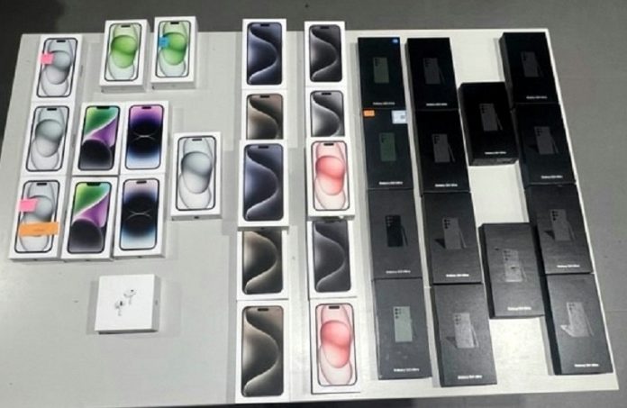 carina:-u-prtljagu-nadjeni-28.000-evra-vredni-mobilni-telefoni