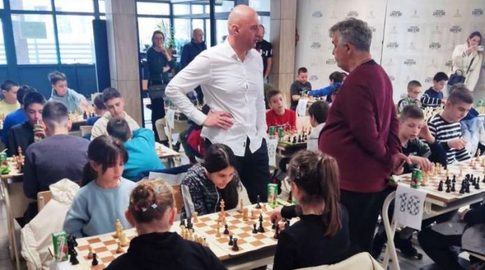 sah-u-skole:-odrzano-takmicenje-u-osnovnoj-skoli-bratstvo