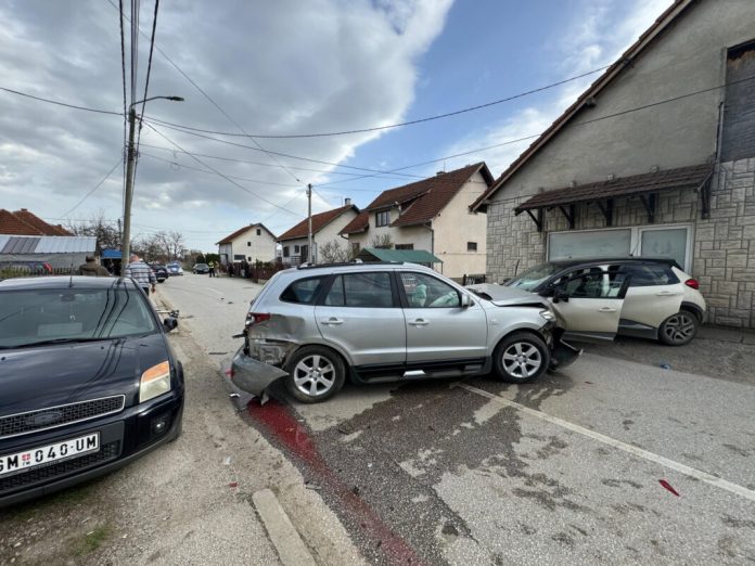 cacak:-devojka-povredjena-u-lancanom-sudaru-cetiri-vozila