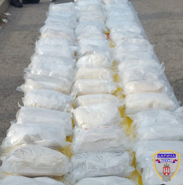 u-pregradjenom-rezervoaru-preko-42-kilograma-heroina!